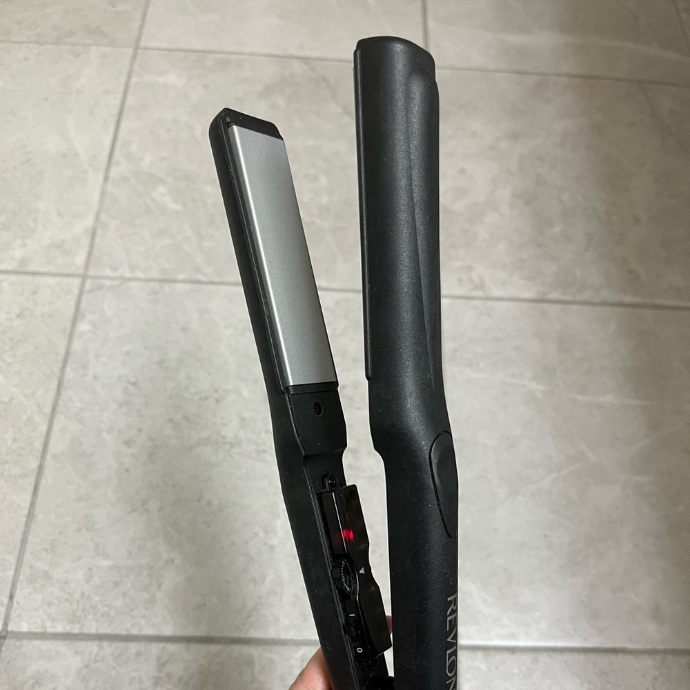 REVLON Perfect Heat Hair Straightener